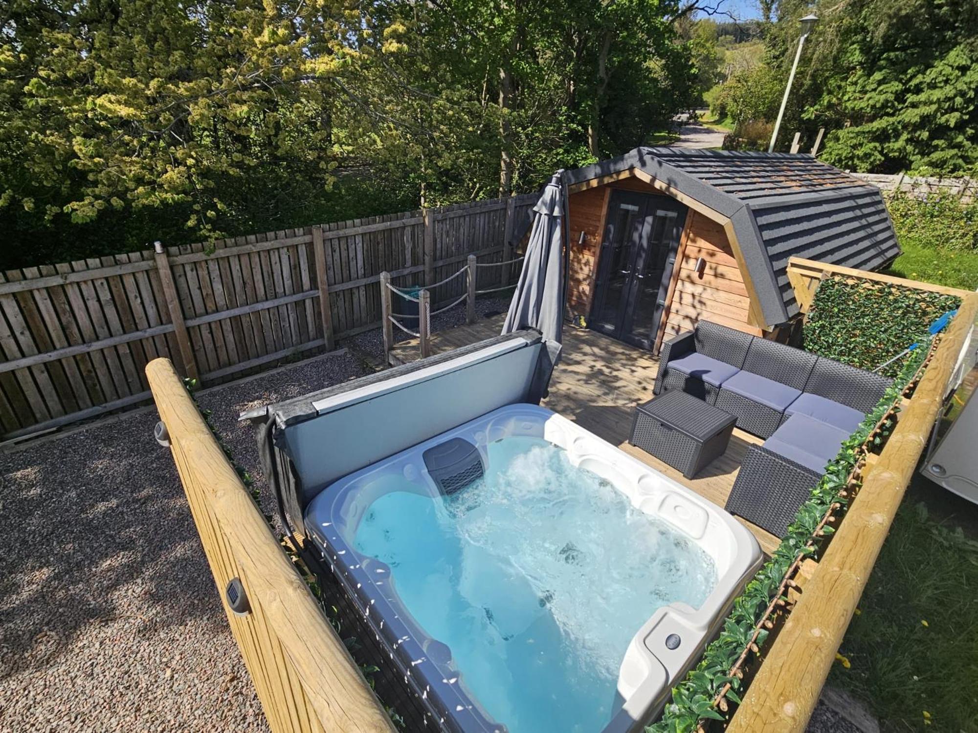 Morvan Pod & Hot Tub Fort William Eksteriør billede